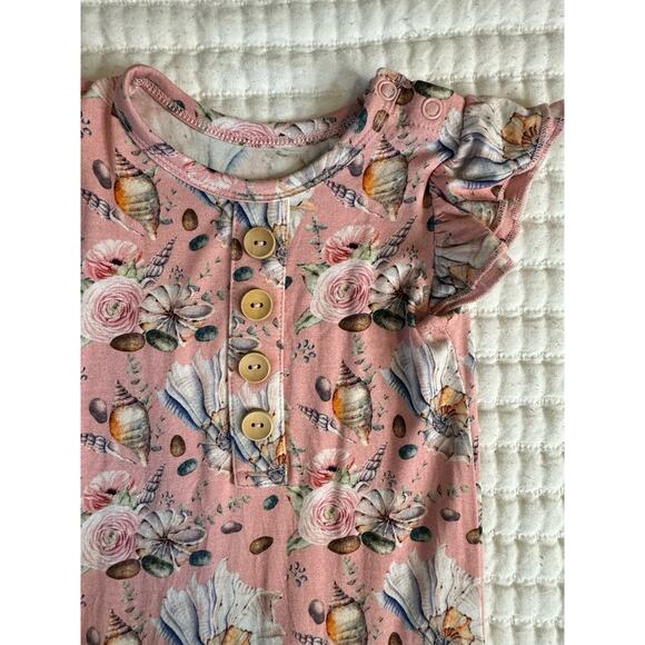 Little bum bums seashell romper - Picture 3 of 3